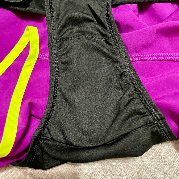 2 pairs VICTORIA'S SECRET SPORT THE PLAYER RUN SHORTS Vintage size large - Picture 15 of 17